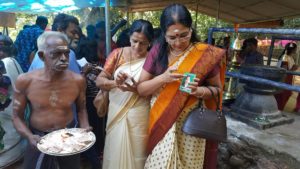 Special Poojahs and Offerings at KERALA PATHANAMTHITTA KONNI KALLELI OORALI APPOOPPAN KAVU FOR THE DISEASED CM OF TAMIL NADU